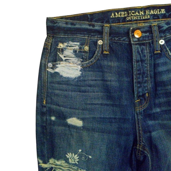 American Eagle Floral Embroidered Vintage Hi Rise‎ Raw Hem Jeans Size 4 Short - Picture 3 of 9